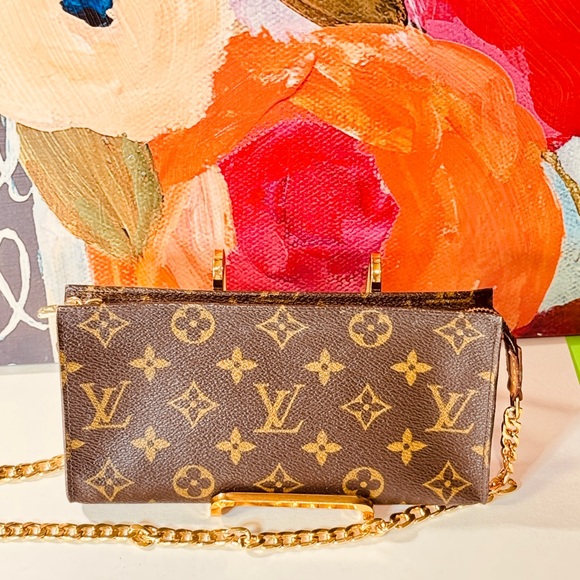 Louis Vuitton Brown Monogram Clutch with Gold Chain Size 8 this fit a smart ph - Picture 14 of 15